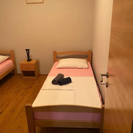Luka Apartman *